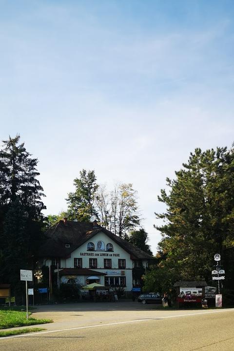 Gasthaus Lowen am park